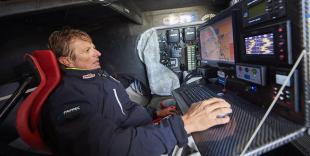 Vendée Globe Challenge, Jean-Pierre Dick prend la voie de la sécurité à proximité de l'Australie.